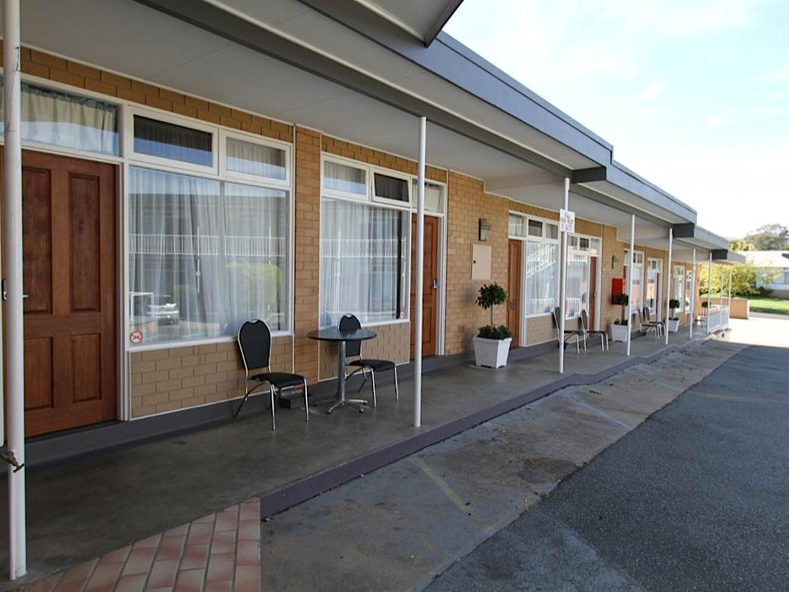 Queanbeyan Motel Exterior photo